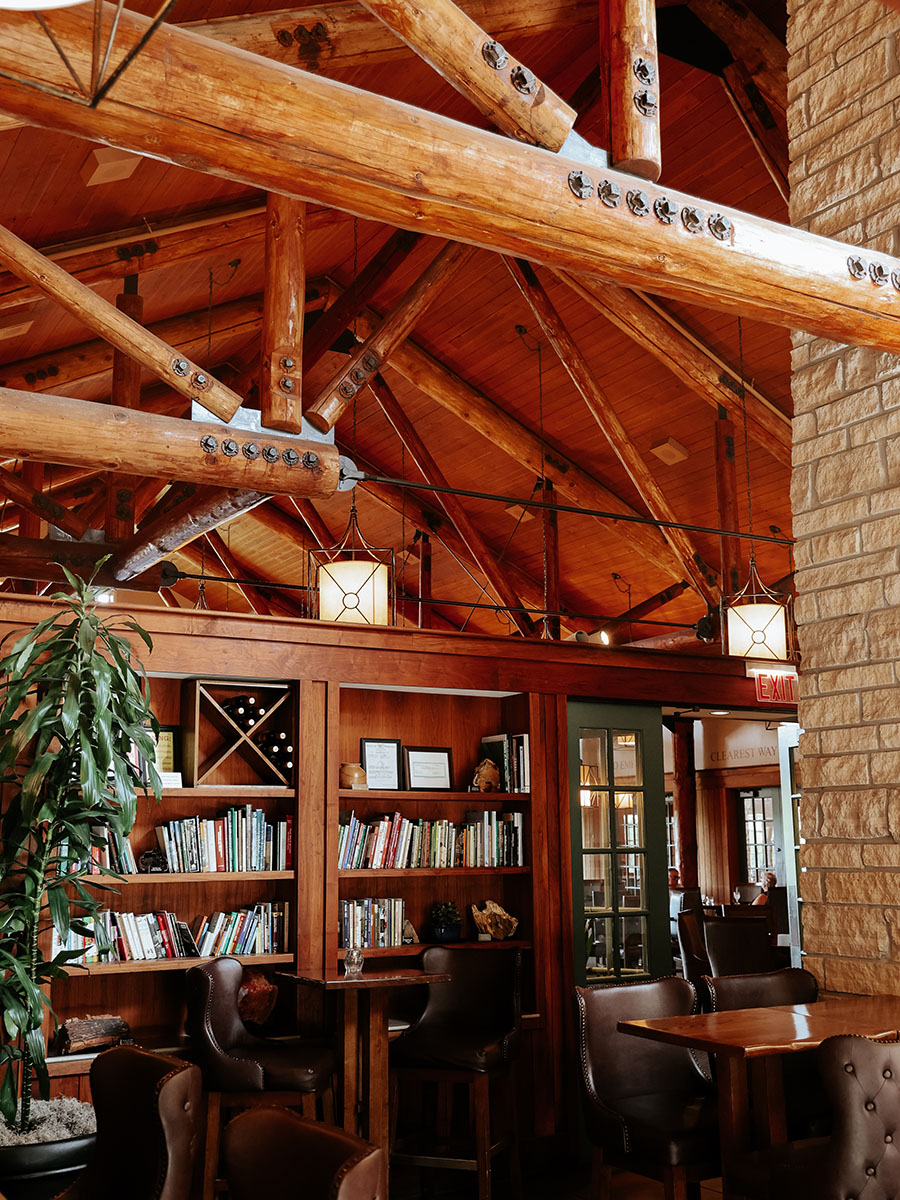 Library Lounge at Lied Lodge