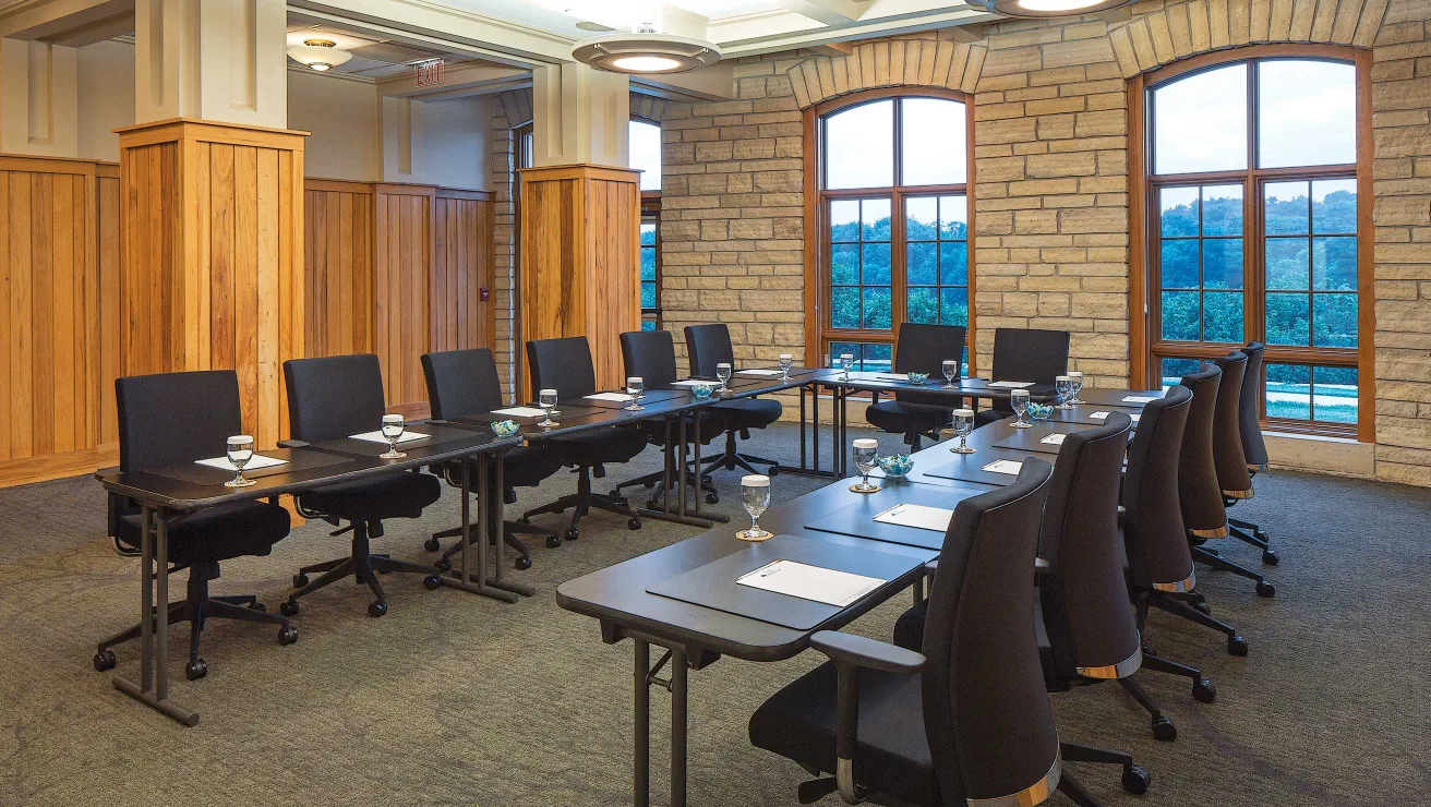 Ideal for smaller groups or intimate events, this cozy space on the conference level offers natural views of Arbor Day Farm.